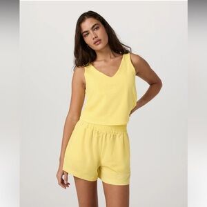 NWT Vuori Villa Textured Crop Tank in Sunlight Yellow Size Medium